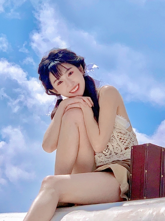 白莲花度假村 封面